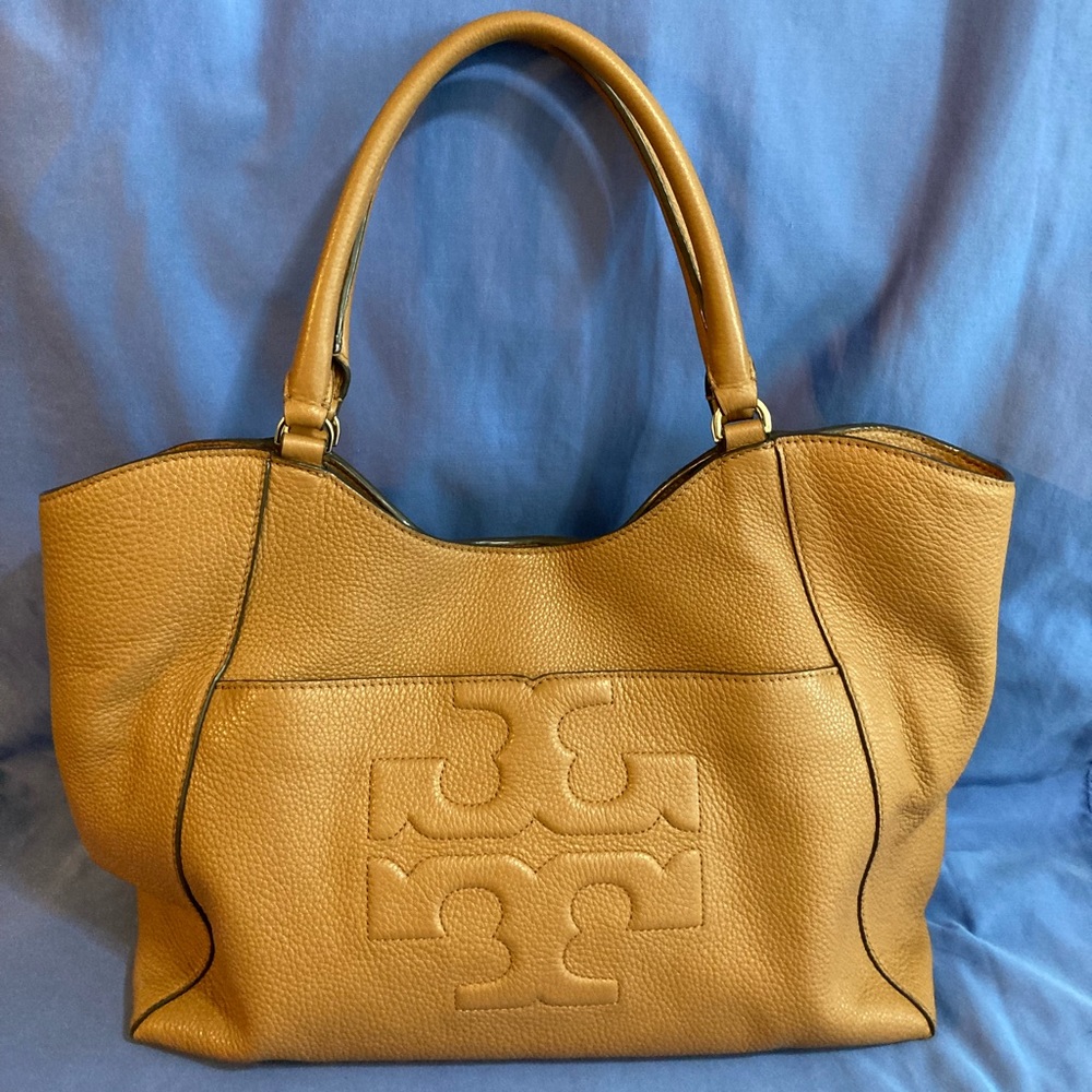 Tory Burch leather purse like new